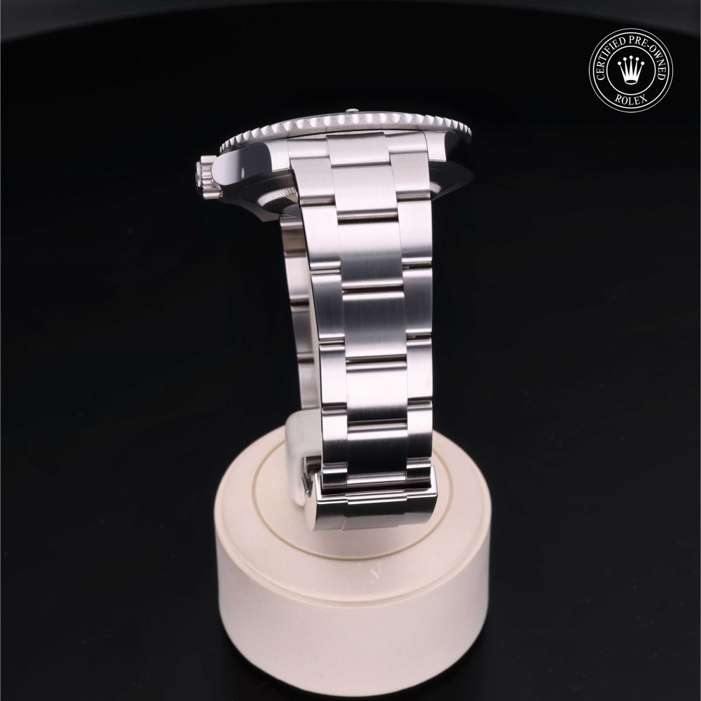 rolex-certified-pre-owned-Submariner-41 mm-Oystersteel-2020-M124060-0001