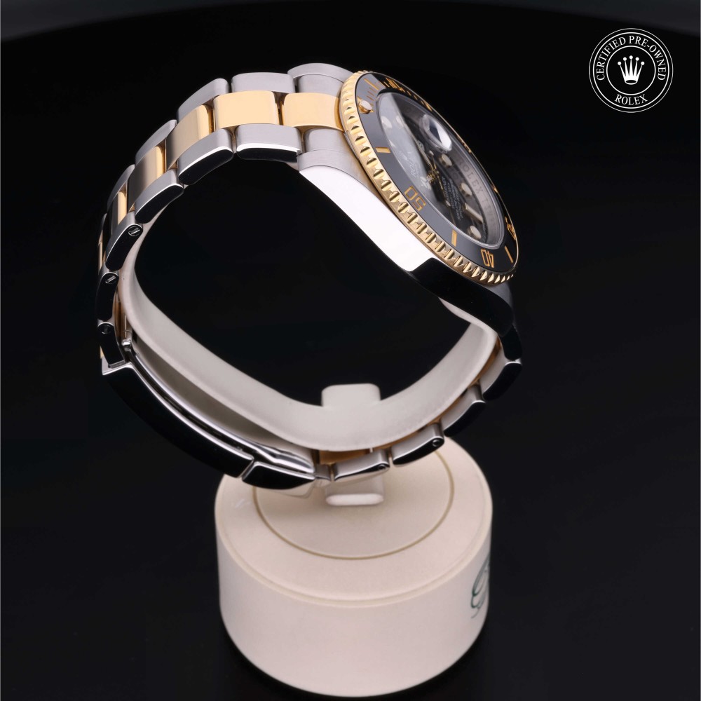 rolex-certified-pre-owned-Submariner Date-40 mm-Yellow Rolesor-2012-M116613LN-0001