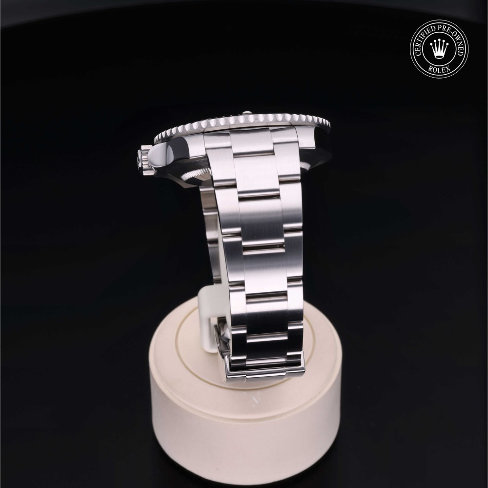 rolex-certified-pre-owned-Submariner-40 mm-Oystersteel-2019-M114060-0002