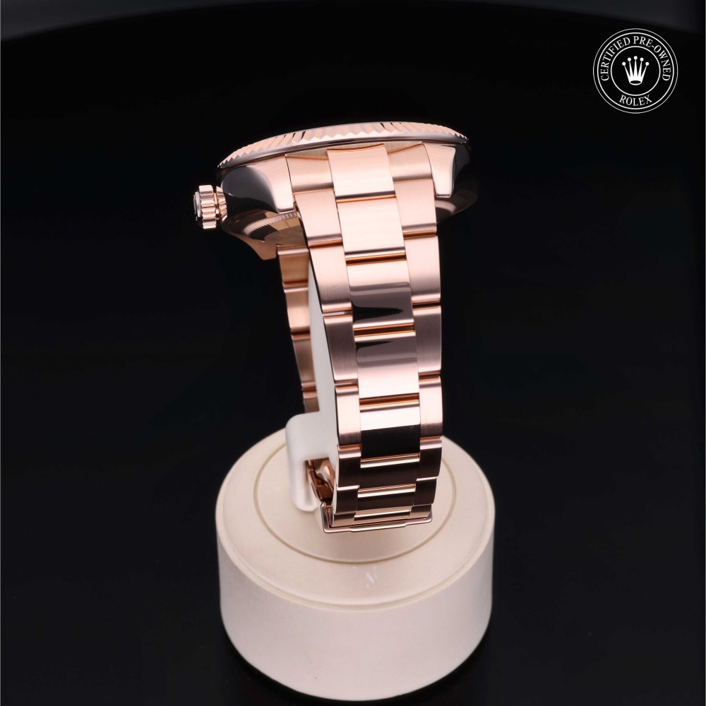 rolex-certified-pre-owned-Sky-Dweller-42 mm-18ct Everose Gold-2015-M326935-0004