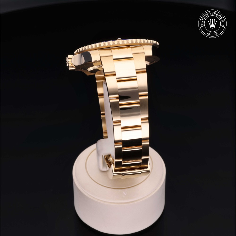 rolex-certified-pre-owned-Submariner Date-40 mm-18ct Yellow Gold-2019-M116618LB-0003