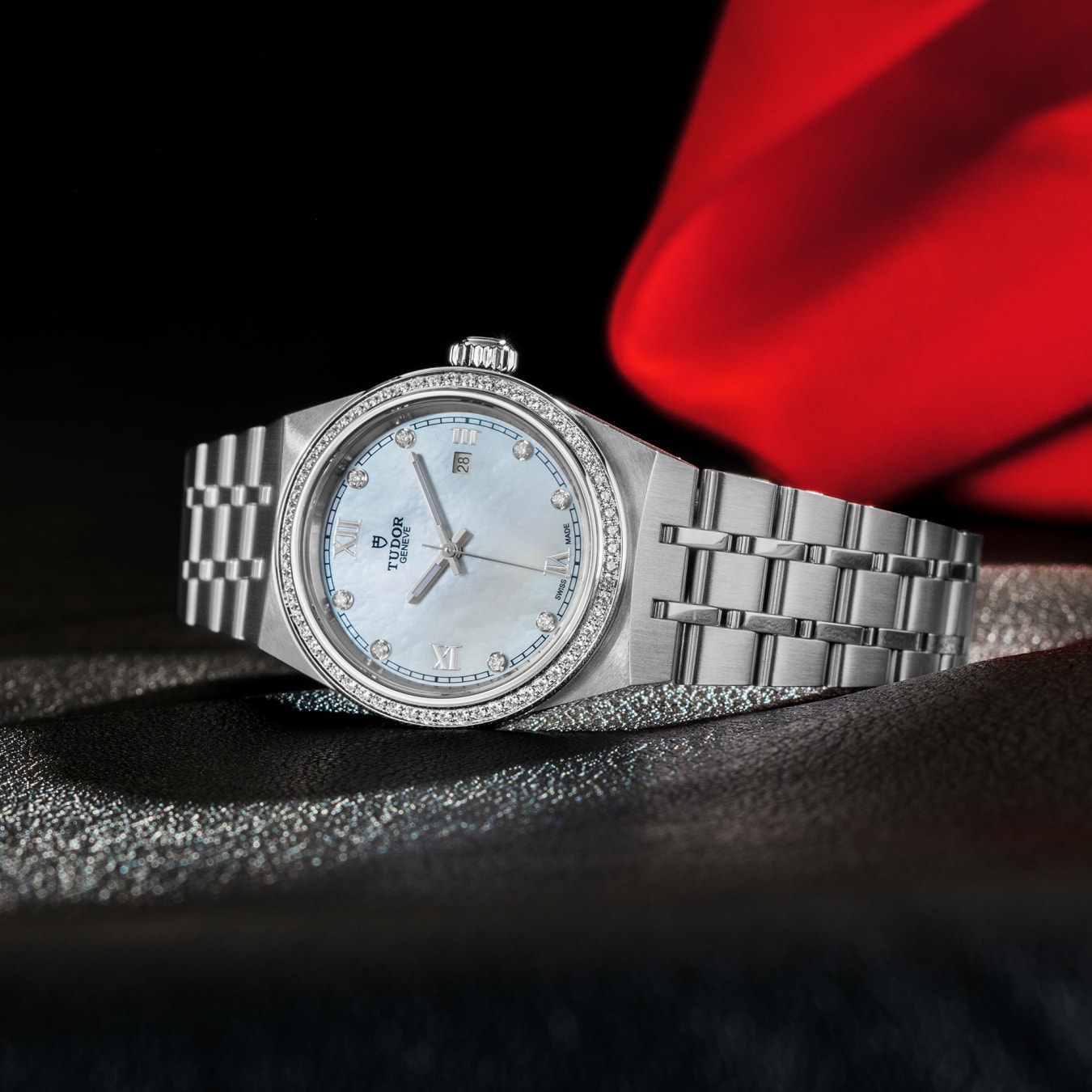 TUDOR Royal 28mm steel case with polished and satin finish - M28320-0001 at Prestons