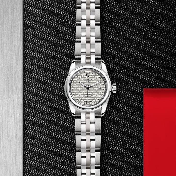 TUDOR Glamour Date