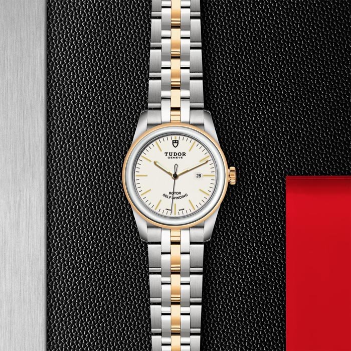 TUDOR Glamour Date
