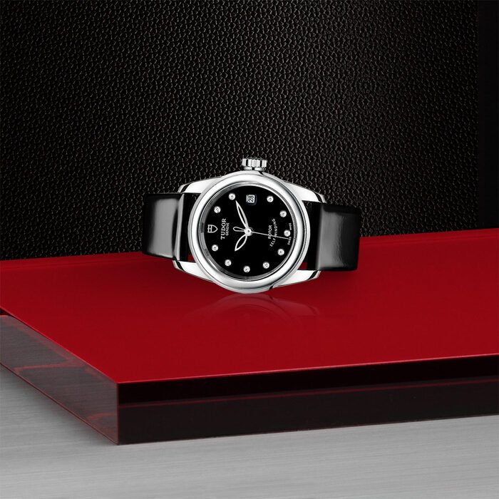 TUDOR Glamour Date