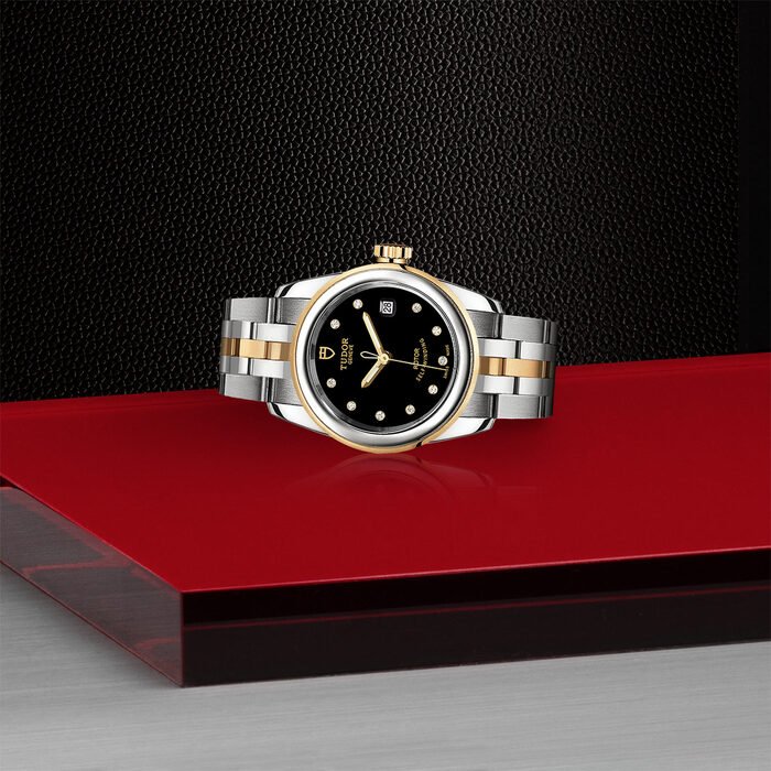 TUDOR Glamour Date
