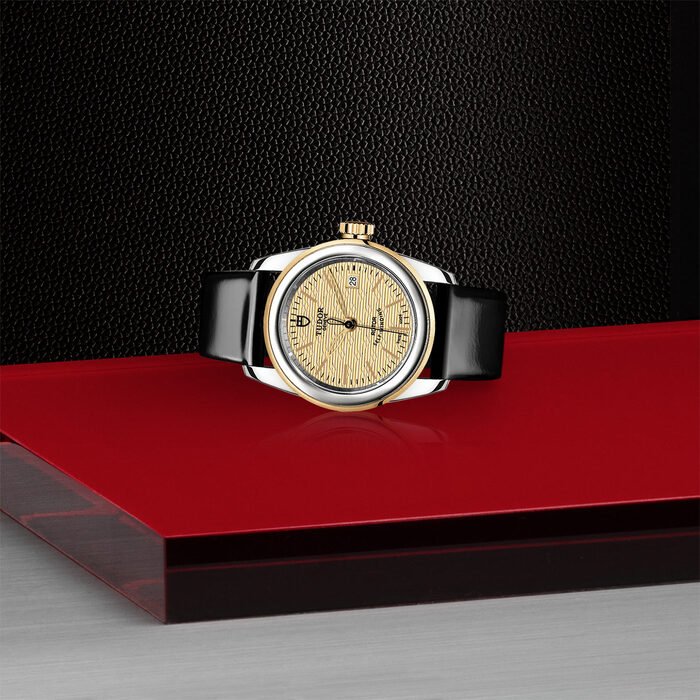 TUDOR Glamour Date