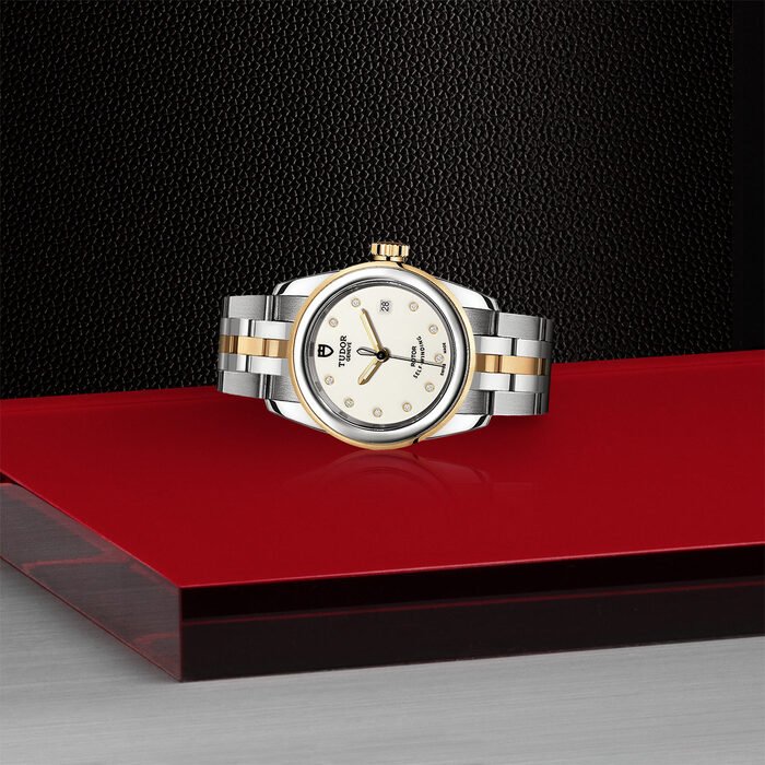 TUDOR Glamour Date