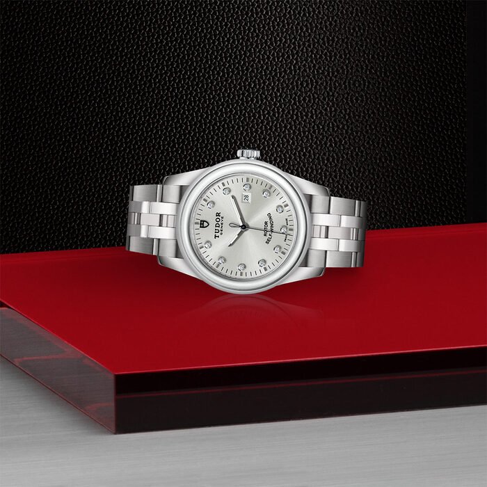 TUDOR Glamour Date