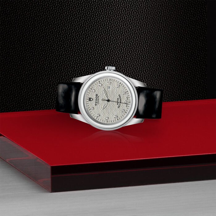 TUDOR Glamour Date