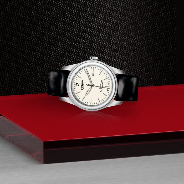 TUDOR Glamour Date