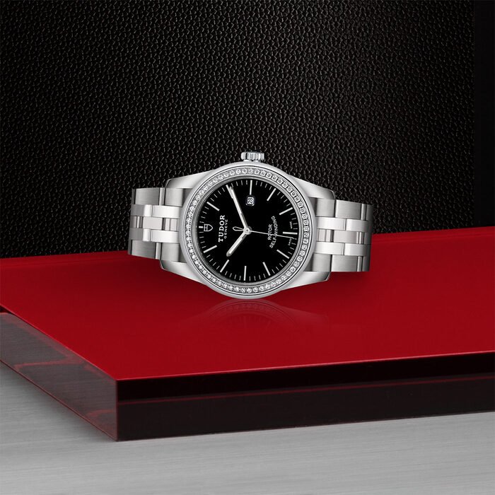 TUDOR Glamour Date