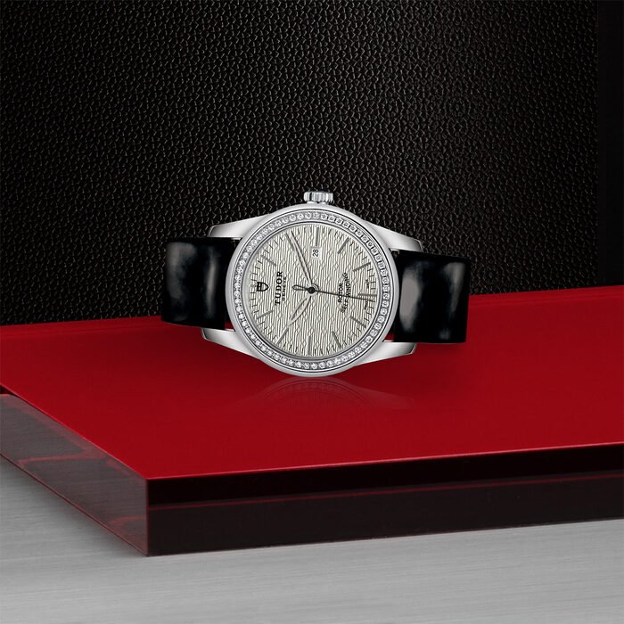 TUDOR Glamour Date