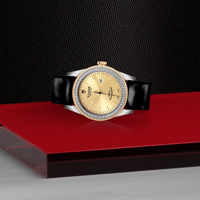 TUDOR Glamour Date