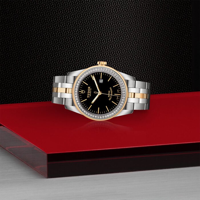 TUDOR Glamour Date