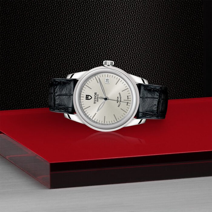 TUDOR Glamour Date