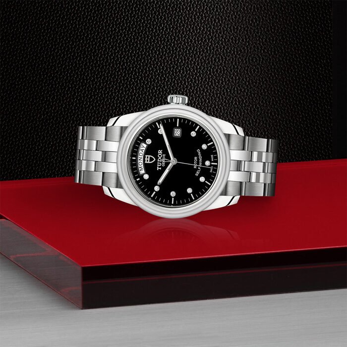 TUDOR Glamour Date+Day