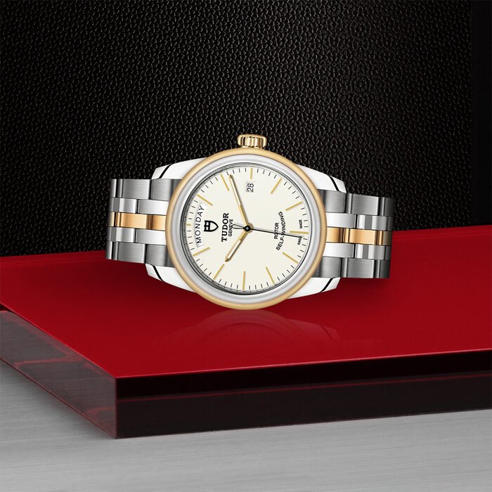 TUDOR Glamour Date+Day